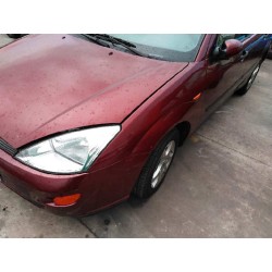 ford focus berlina (cak) del año 2000