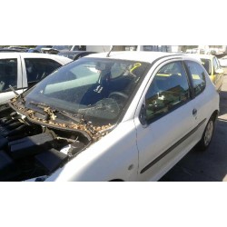 peugeot 206 berlina del año 2001