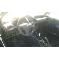 peugeot 206 berlina del año 2001