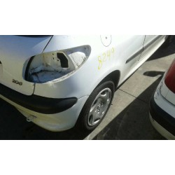 peugeot 206 berlina del año 2001