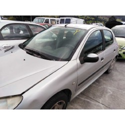 peugeot 206 berlina del año 2000