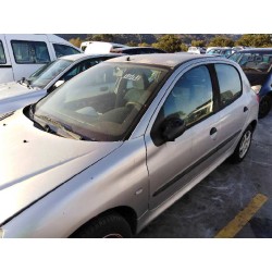 peugeot 206 berlina del año 2000