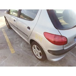 peugeot 206 berlina del año 2000