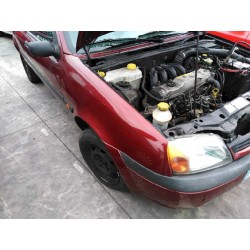 ford fiesta berlina (dx) del año 2000