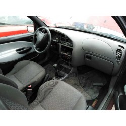 ford fiesta berlina (dx) del año 2000
