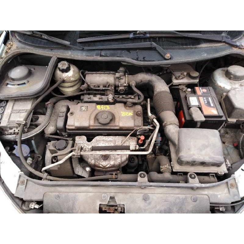 peugeot 206 berlina del año 2001