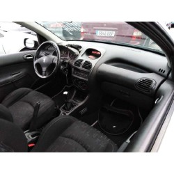 peugeot 206 berlina del año 2001