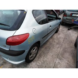 peugeot 206 berlina del año 2001