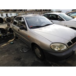 daewoo lanos del año 2002