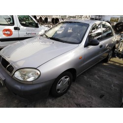 daewoo lanos del año 2002