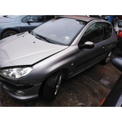 peugeot 206 berlina del año 2002