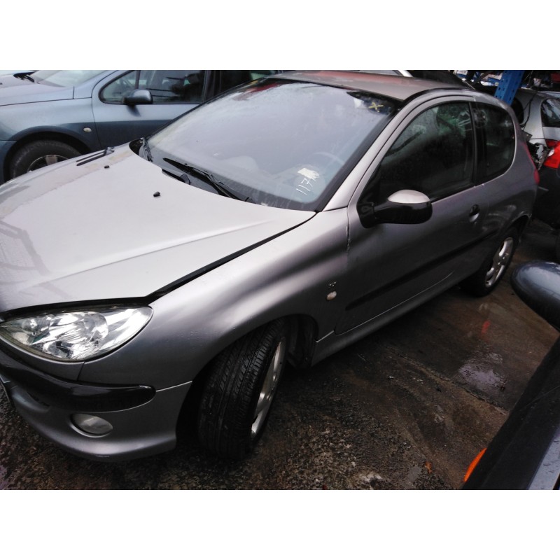 peugeot 206 berlina del año 2002
