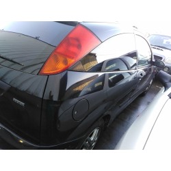 ford focus berlina (cak) del año 2001