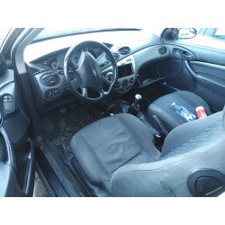 ford focus berlina (cak) del año 2001