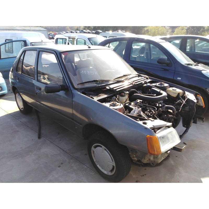peugeot 205 berlina del año 1989