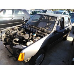 peugeot 205 berlina del año 1989