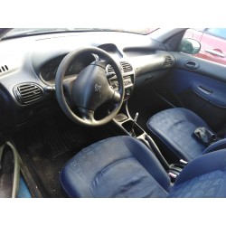 peugeot 206 berlina del año 2002