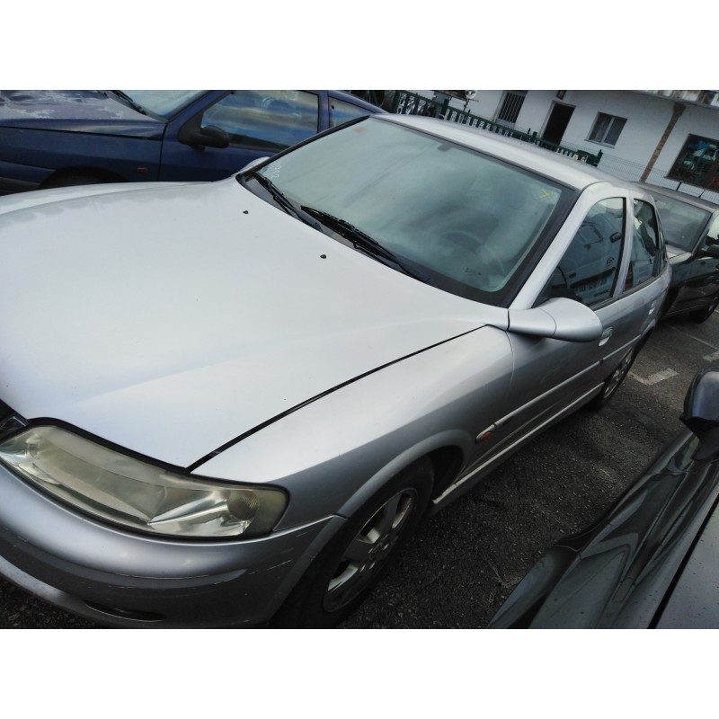 opel vectra b berlina del año 2002