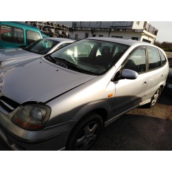 nissan almera tino (v10m) del año 2002