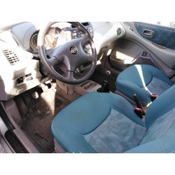 nissan almera tino (v10m) del año 2002