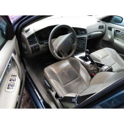 volvo v70 familiar del año 2004