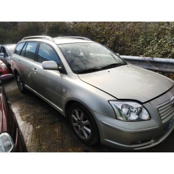 toyota avensis wagon (t25) del año 2004