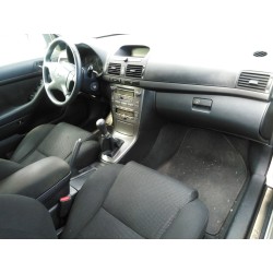 toyota avensis wagon (t25) del año 2004