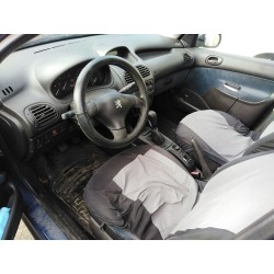 peugeot 206 berlina del año 2001