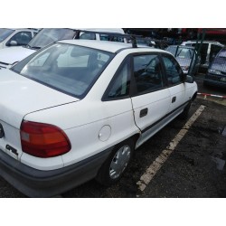 opel astra f berlina del año 1993