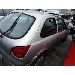 ford fiesta berlina (dx) del año 2000