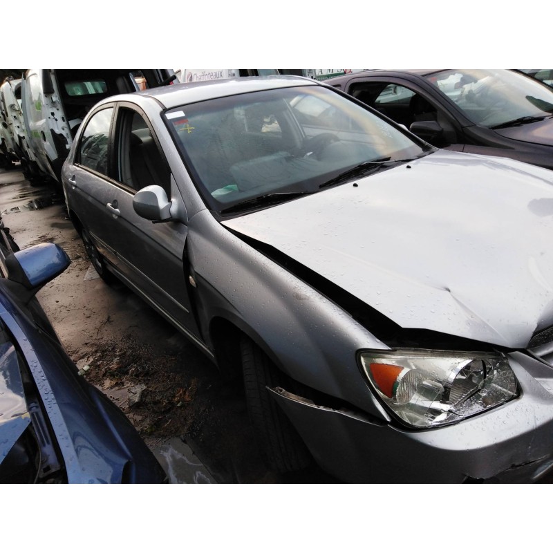 kia cerato del año 2004
