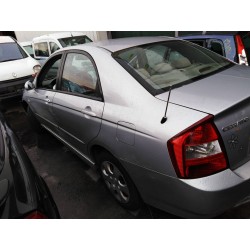 kia cerato del año 2004