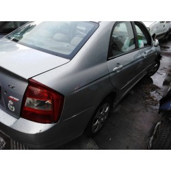 kia cerato del año 2004
