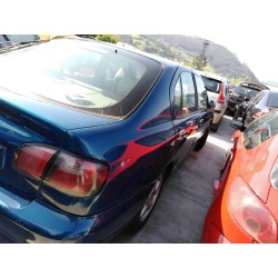 nissan primera berlina (p11) del año 2001
