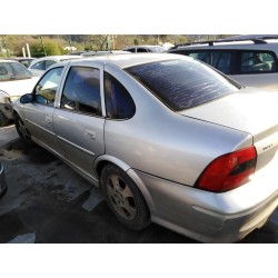opel vectra b berlina del año 1999