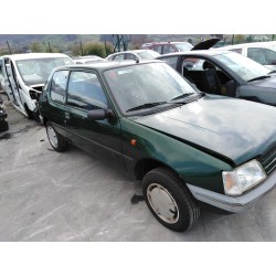 peugeot 205 berlina del año 1998