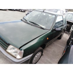 peugeot 205 berlina del año 1998