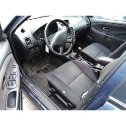 mitsubishi carisma berlina 5 (da0) del año 2003