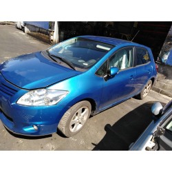 toyota auris del año 2011