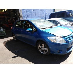 toyota auris del año 2011
