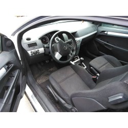 opel astra gtc del año 2006