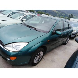 ford focus berlina (cak) del año 2001