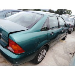 ford focus berlina (cak) del año 2001
