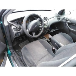 ford focus berlina (cak) del año 2001