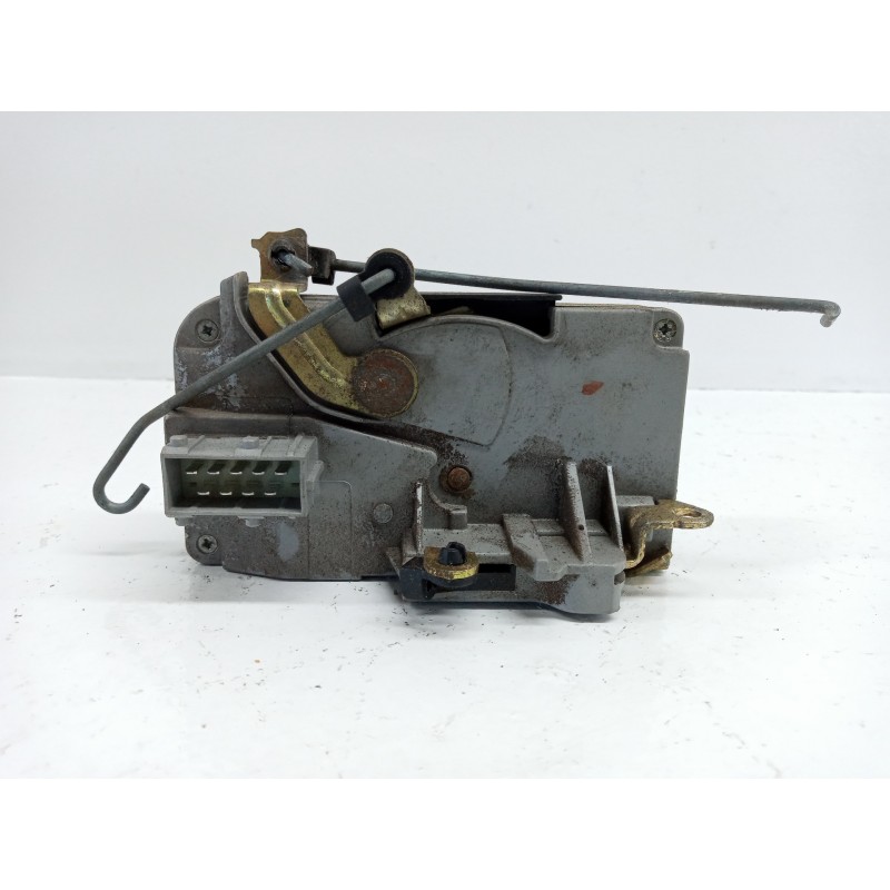 Recambio de cerradura puerta delantera izquierda para peugeot 406 berlina (s1/s2) srdt referencia OEM IAM Recambio de cerradura puerta delantera izquierda para peugeot 406 berlina (s1/s2) srdt referencia OEM IAM