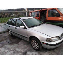 volvo v40 familiar del año 1999
