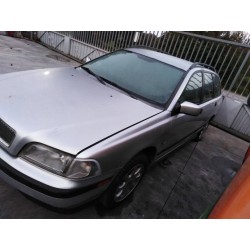 volvo v40 familiar del año 1999