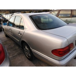 mercedes clase e (w210) berlina diesel del año 2004