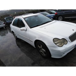 mercedes clase c (w203) berlina del año 2001