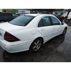mercedes clase c (w203) berlina del año 2001